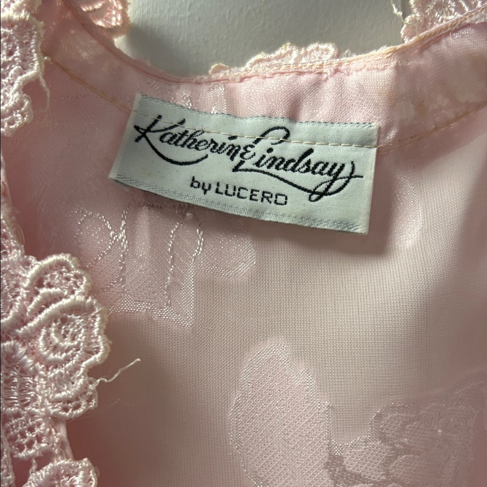 Delicate Pink Lace Women's Robe - Picture 2 of 3